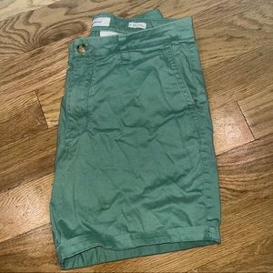 Urban outfitters mens green shorts size 32